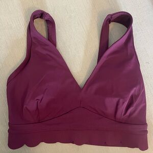 Joylab scallop bottom sports bra